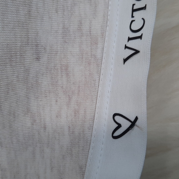 Victoria's Secret Soft Padded Cup Bra - Picture 6 of 7